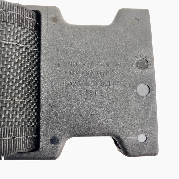 SAFARILAND DUTY BELT - Nylon with plastic buckle. Size: LARGE 38”- 44 Adjustable - Picture 11 of 12